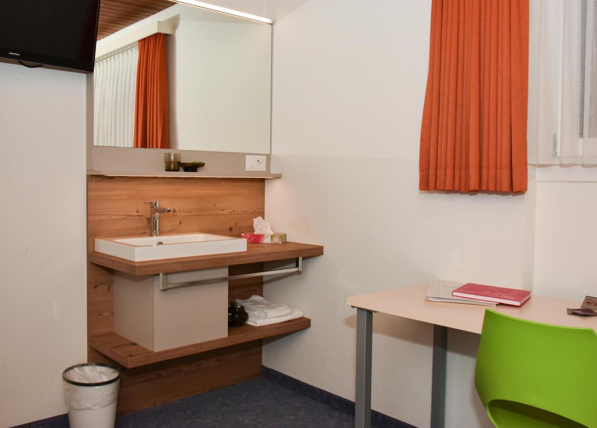 Hotel Krone Attinghausen Стая снимка