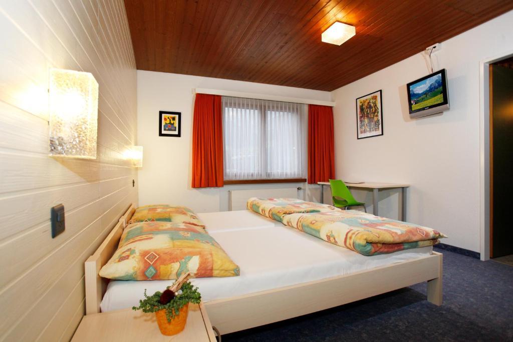 Hotel Krone Attinghausen Стая снимка
